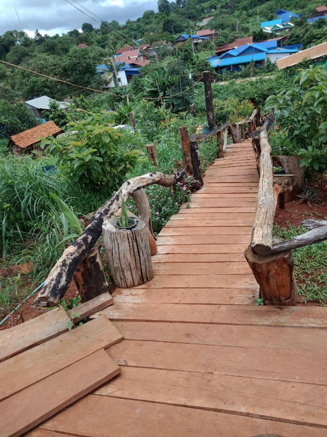 Happy Bungalow & Trekking Banlung Esterno foto